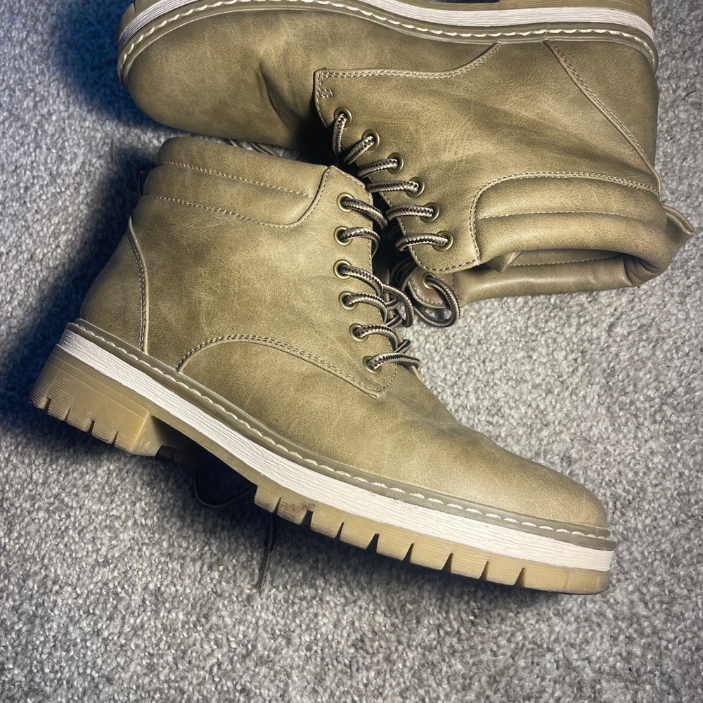 Jessica cline Tan lace-up ankle boots | chunky sole size 8 women